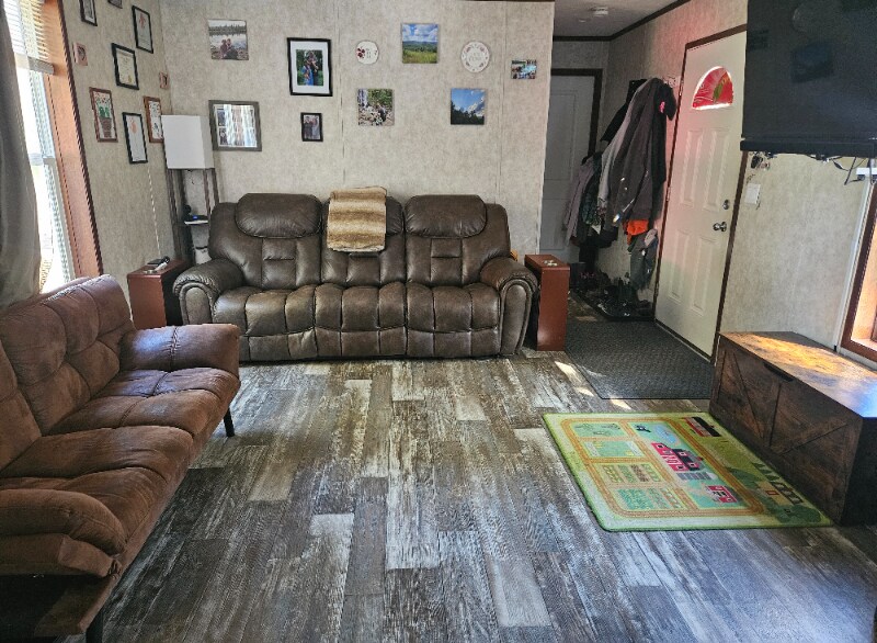 Primary Photo - 128 Nelson Rd