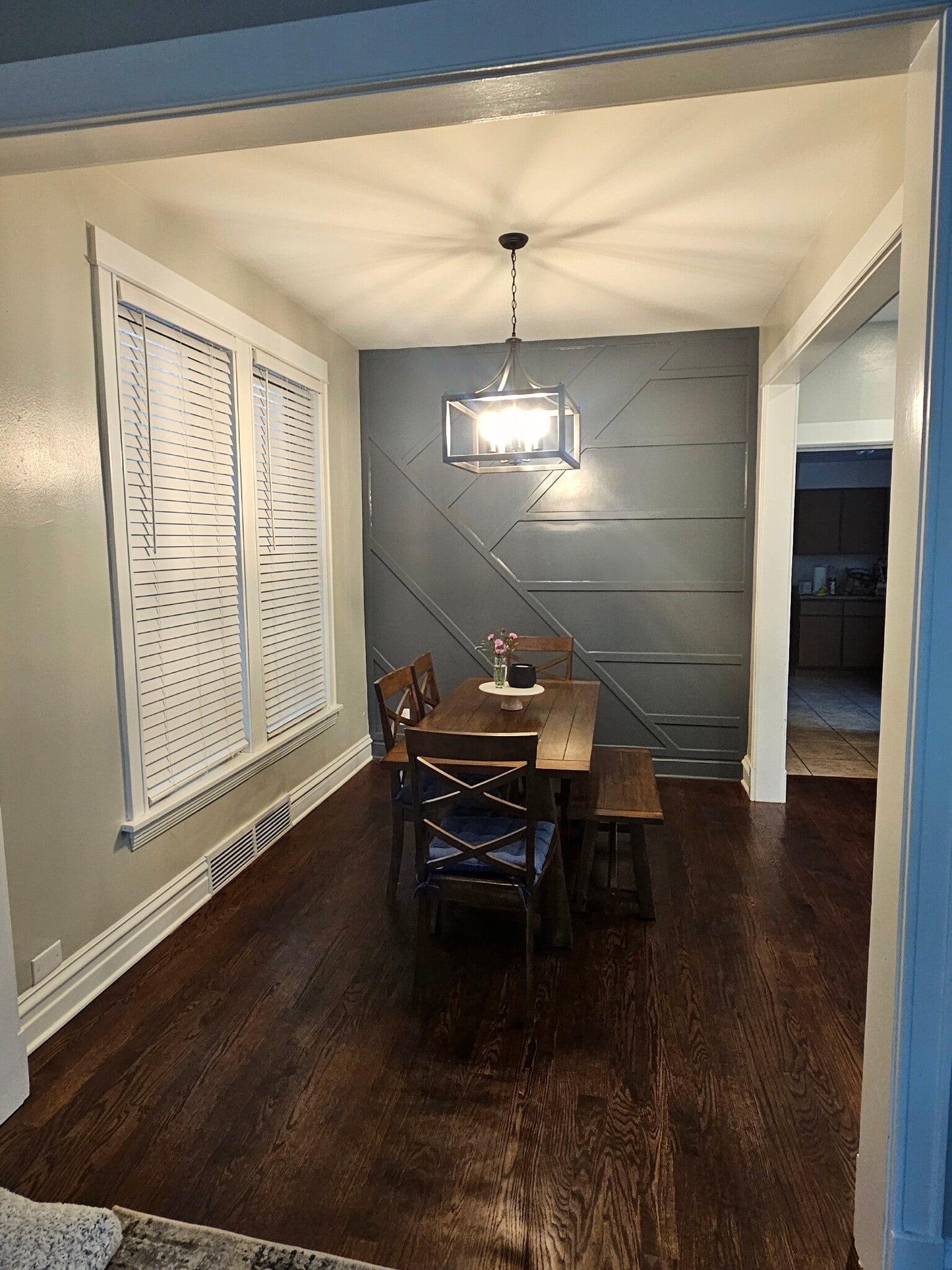 Building Photo - 2038 W Augusta Blvd