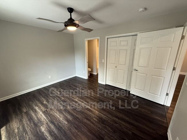 Building Photo - 1800 Sun Valley Rd