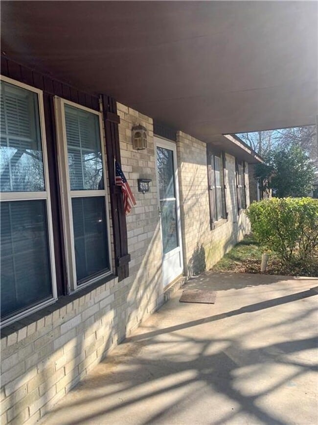 Building Photo - Charming Home with Open Kitchen, Fireplace & 2-Car Garage