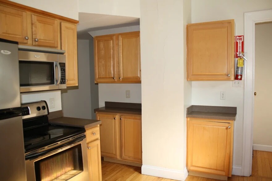 Building Photo - 726 E Hunter Ave