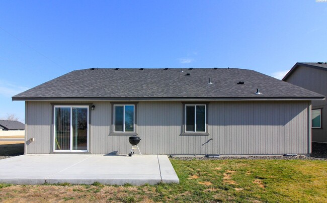 Building Photo - 3 Bed/2 Bath Kennewick Home