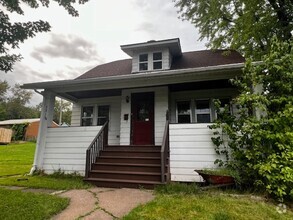 Building Photo - Duluth, MN - 2+ bed - 1 bath - Single Fami...