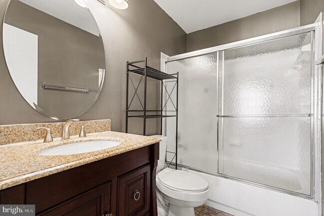 Building Photo - 103 Piccadilly Ln