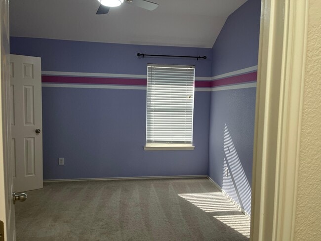 Building Photo - 615 Denali Dr