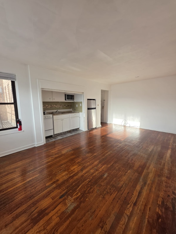 Building Photo - 165 Vroom St