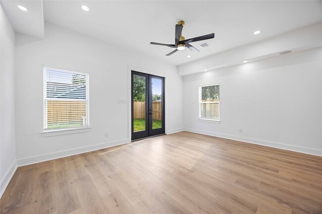 Building Photo - 4125 Shelby Cir
