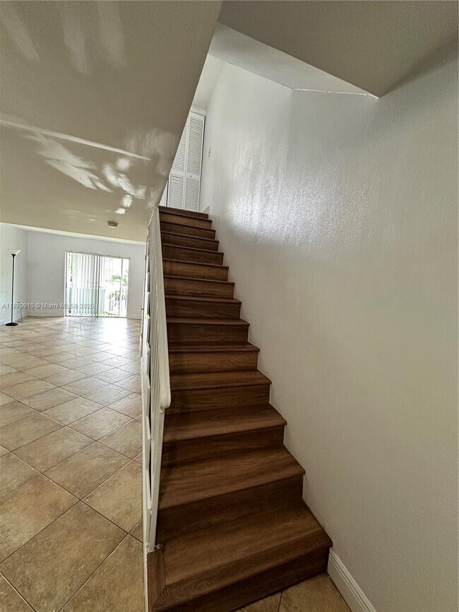 Building Photo - 4600 SW 67th Ave