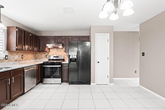 Building Photo - 12555 Flora Alba Dr