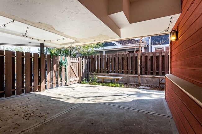 Building Photo - Old Town GEM Just 1 Block from PCMR!