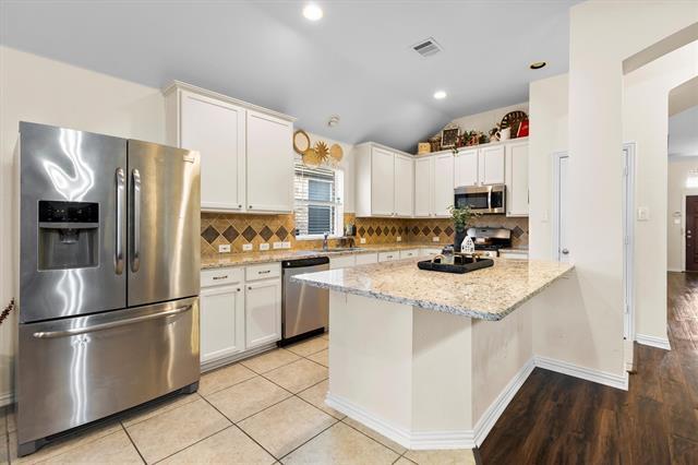 Building Photo - 332 Highland Ridge Dr