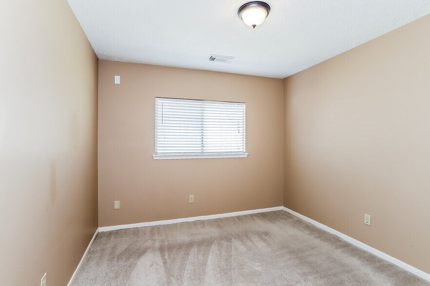 Building Photo - 4910 Stone Harbor Dr