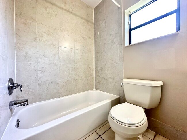Building Photo - 4509 Carambola Cir S