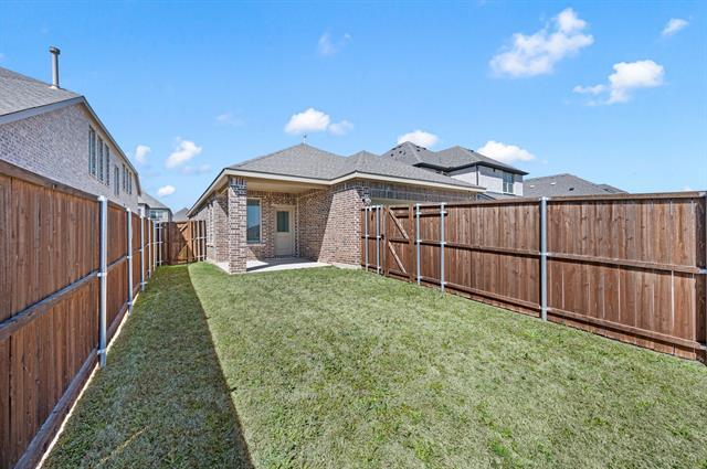 Building Photo - 1216 W Yarrow Ave