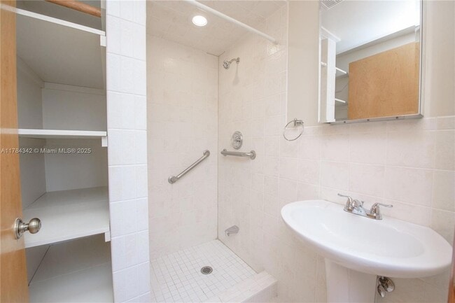 Building Photo - 24595 SW 147th Ave