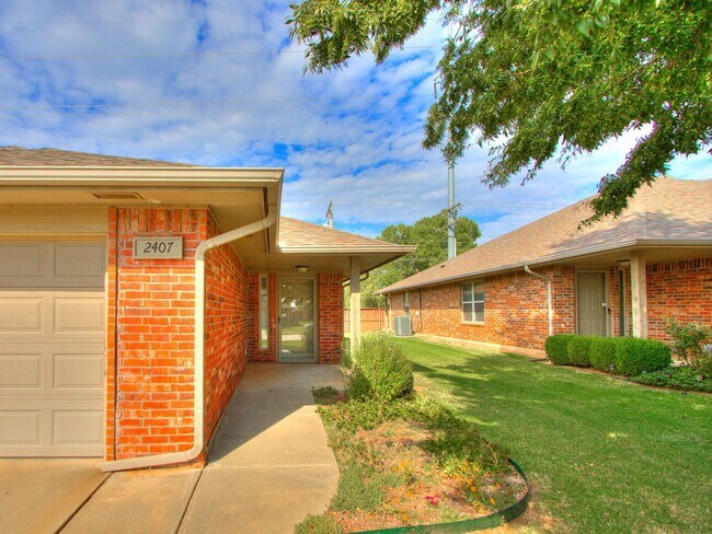 Building Photo - 2409 Kyle Robert Ln
