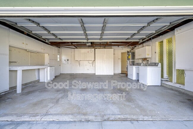 Building Photo - 5111 Roxborough Dr