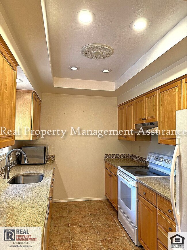 Building Photo - 3260 Arbor Dr