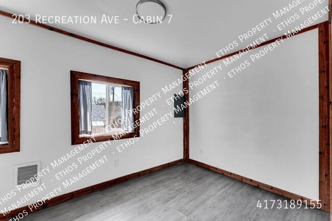 Building Photo - 203 Recreation Ave
