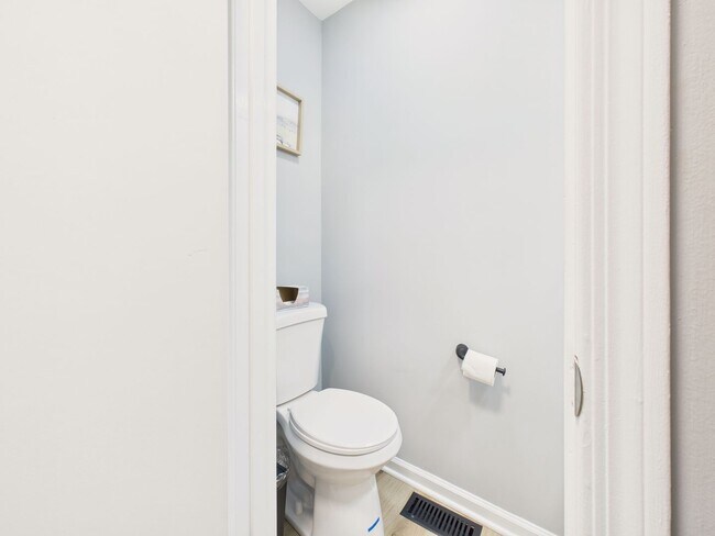 Building Photo - Beautiful Spacious Single Family in Blue Meadow Farms