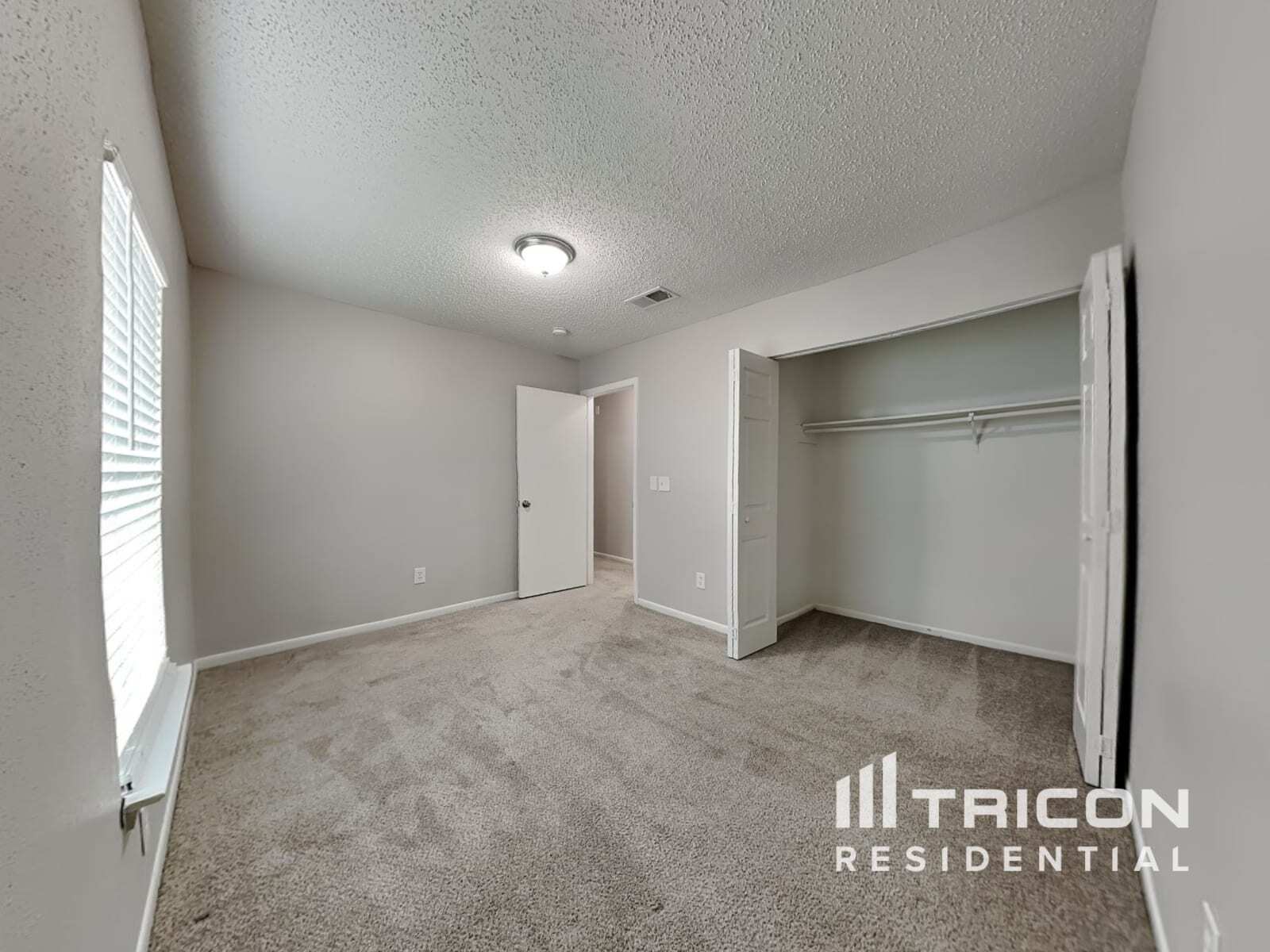 Building Photo - 2610 Townhall Ln