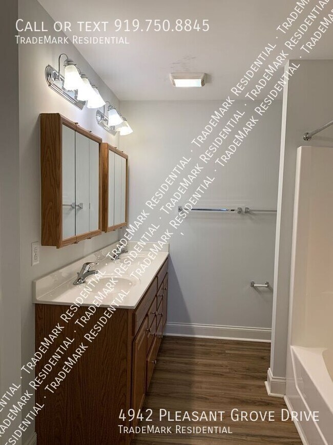 Building Photo - 4942 Pleasant Grove Dr