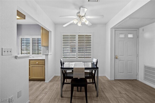 Building Photo - 4861 S Torrey Pines Dr