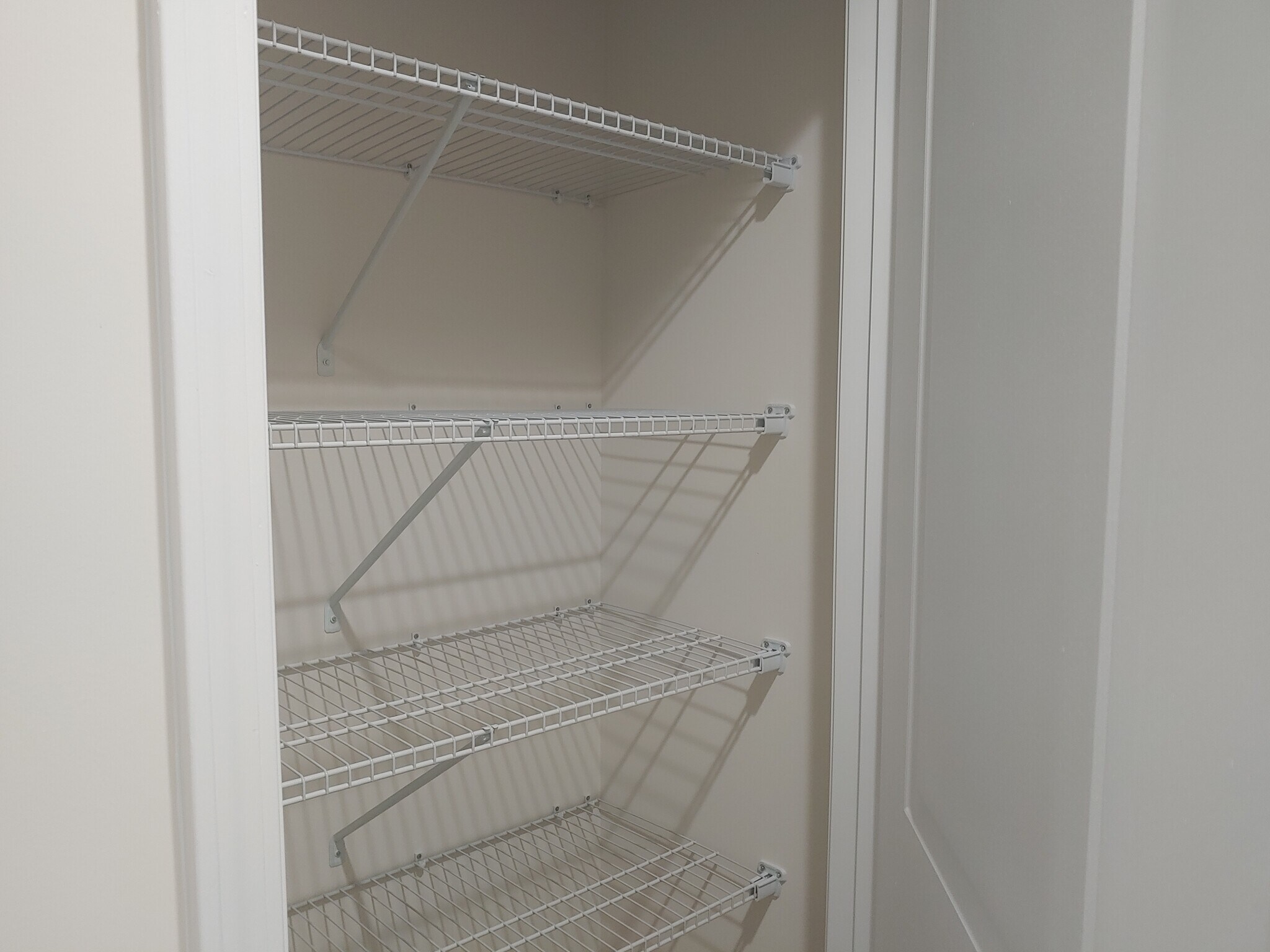 Linen closet - 6138 Warren Newcomb Dr