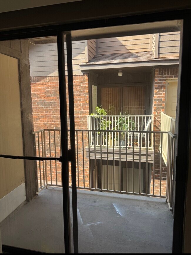 Building Photo - 3130 Walnut Bend Ln