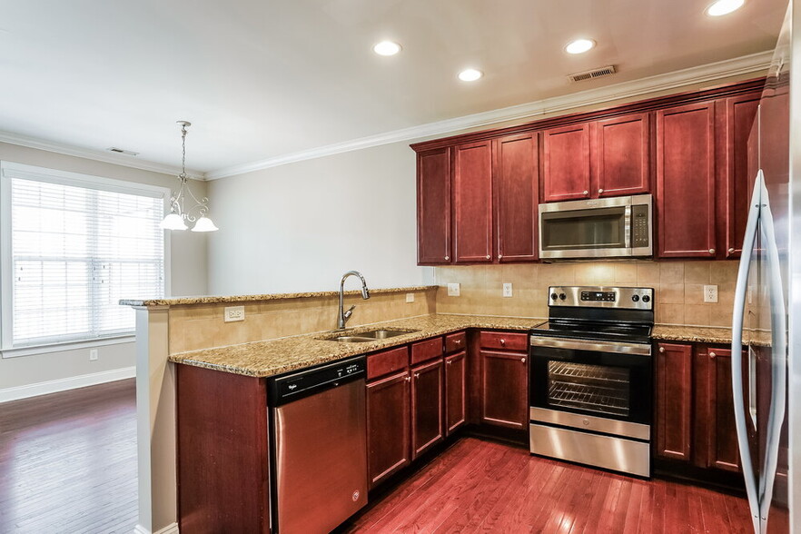 Building Photo - 500 Boswell Ln