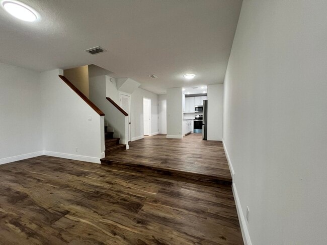 Building Photo - 10623 Royal Palm Blvd