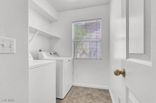 Building Photo - 8217 Beekman St