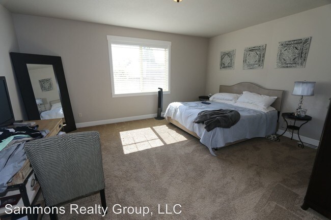 Building Photo - 9953 SE Merlo St