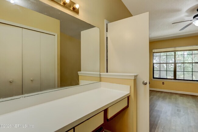 Building Photo - 3476 Raymur Villa Dr
