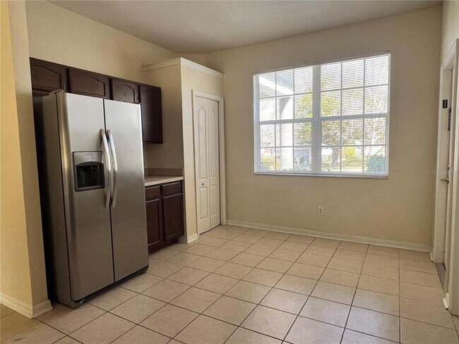 Building Photo - 209 Round Man St