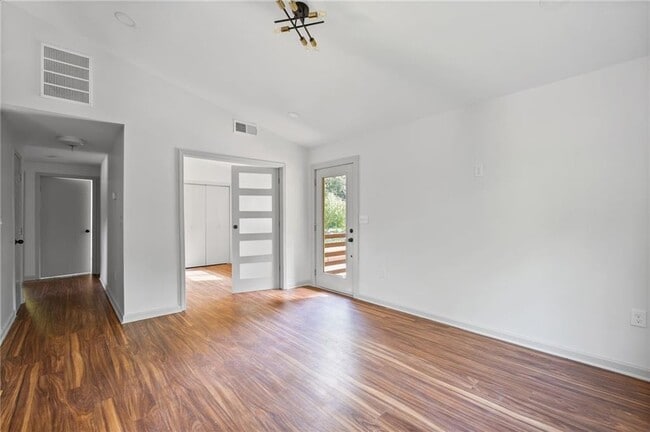 Building Photo - 3119 Piper Dr
