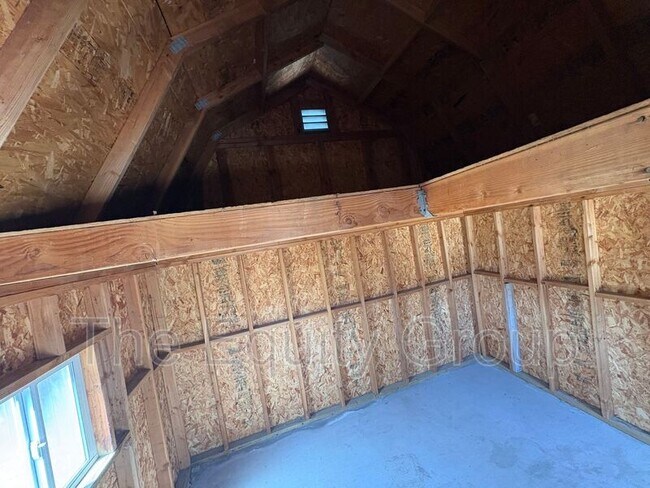 Building Photo - 3316 W Wren Ave