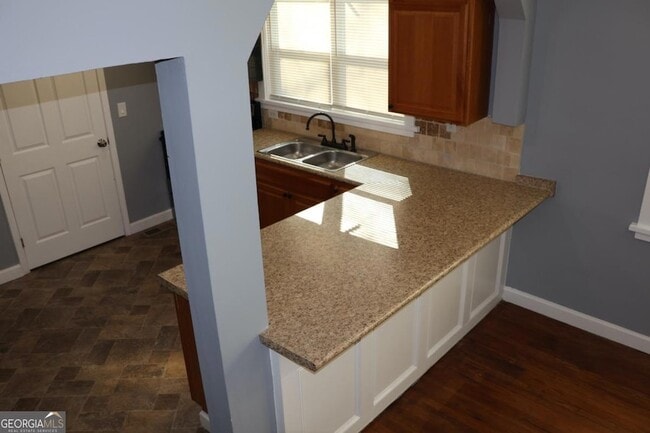 Building Photo - 1526 Childress Dr SW