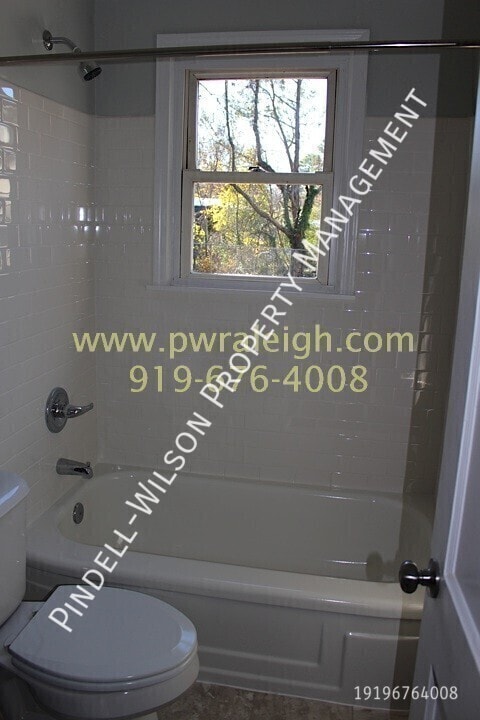 Building Photo - 2230 Bernard St