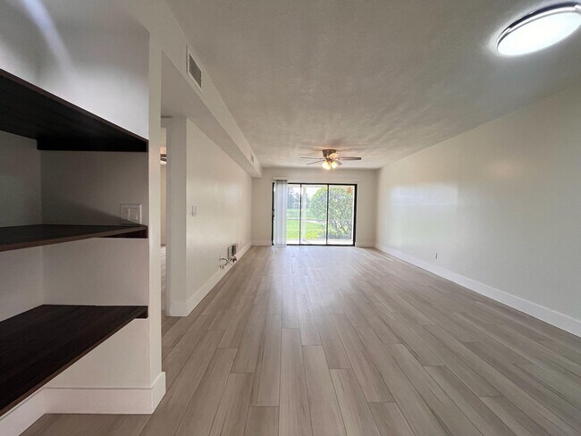 Building Photo - 2061 Keystone Dr