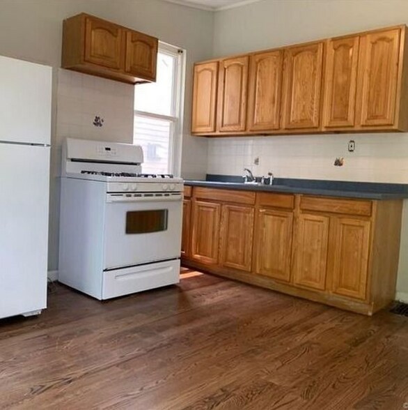 Kitchen - 143 Winchester Ave