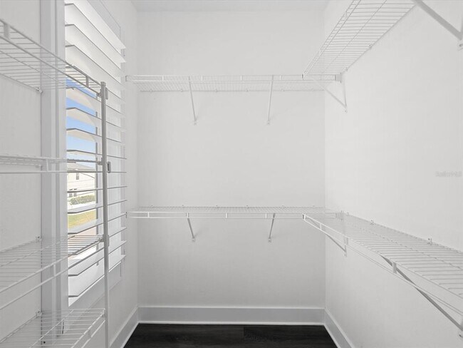 Building Photo - 5002 W Idaho St