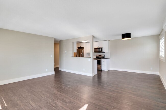 Building Photo - Great 2bd 2ba located in Old Burien