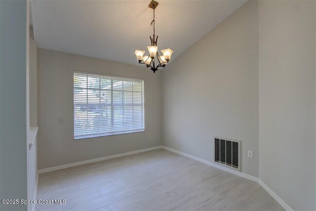 Building Photo - 4240 Wood Haven Dr