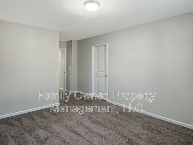 Building Photo - 540 Truman Dr