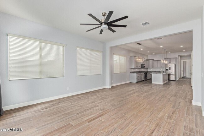 Building Photo - 2072 E Lantana Dr