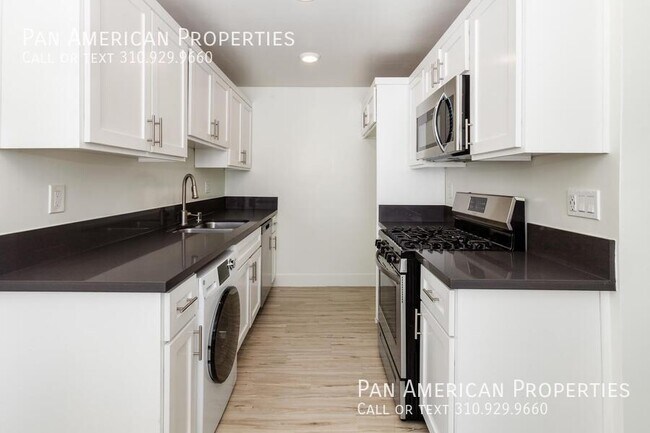 Building Photo - 5136 E Livingston Dr