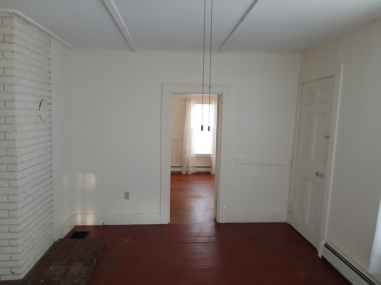 Building Photo - 63 Plain Rd