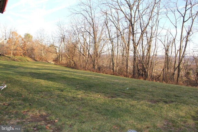 Building Photo - 506 Quincy St