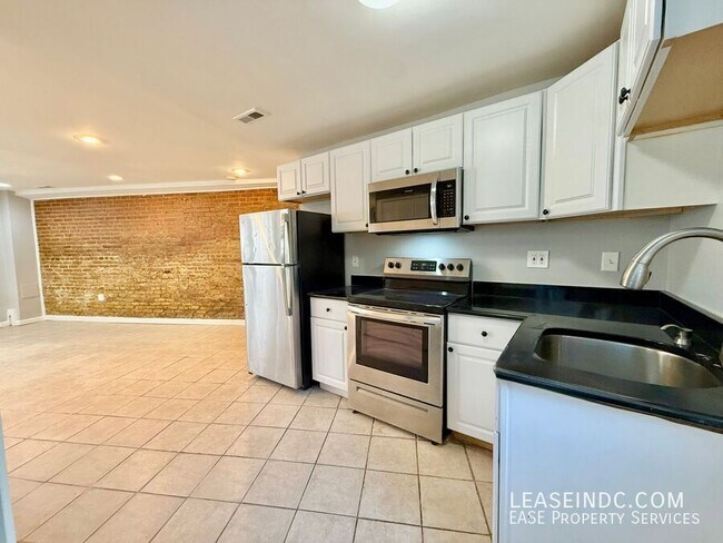 Building Photo - 203 R St NW